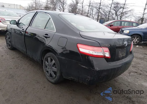 2010 Toyota Camry Le z USA, uszkodzony, nr VIN 4T1BF3EK6AU029284